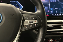 musta BMW i4 2024 kuva 22.