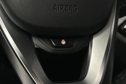 musta BMW i4 2024 kuva 23.