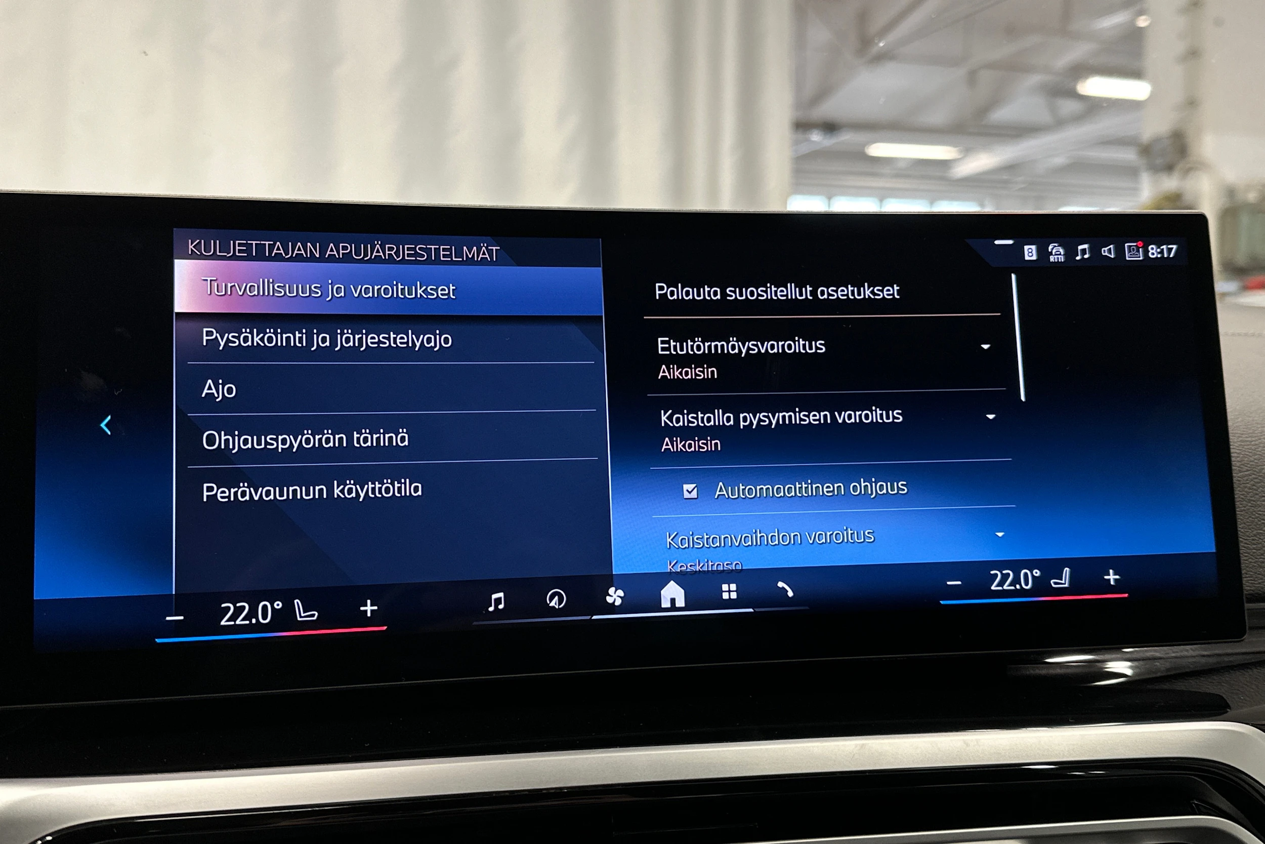 musta BMW i4 2024 kuva 28.