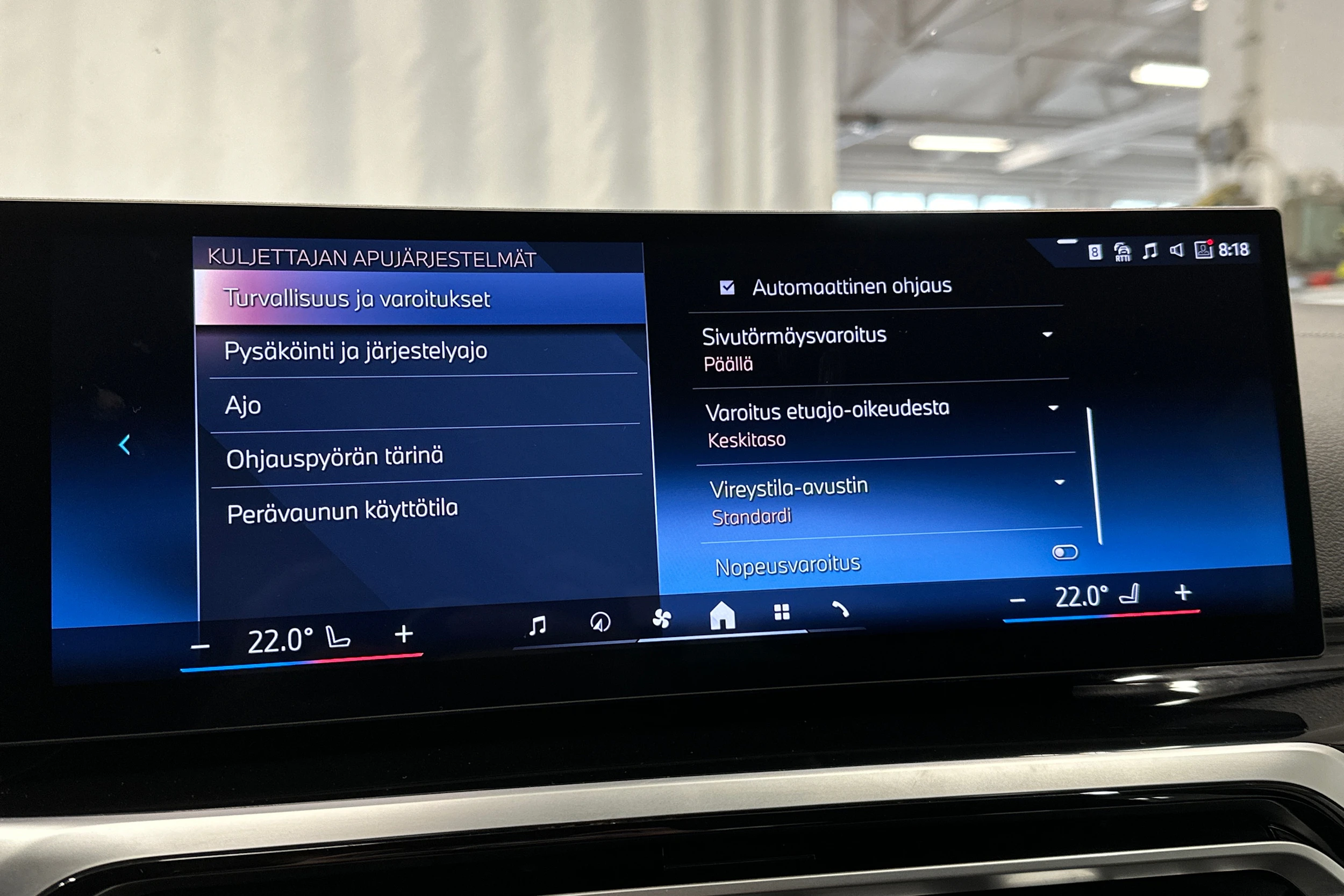 musta BMW i4 2024 kuva 29.