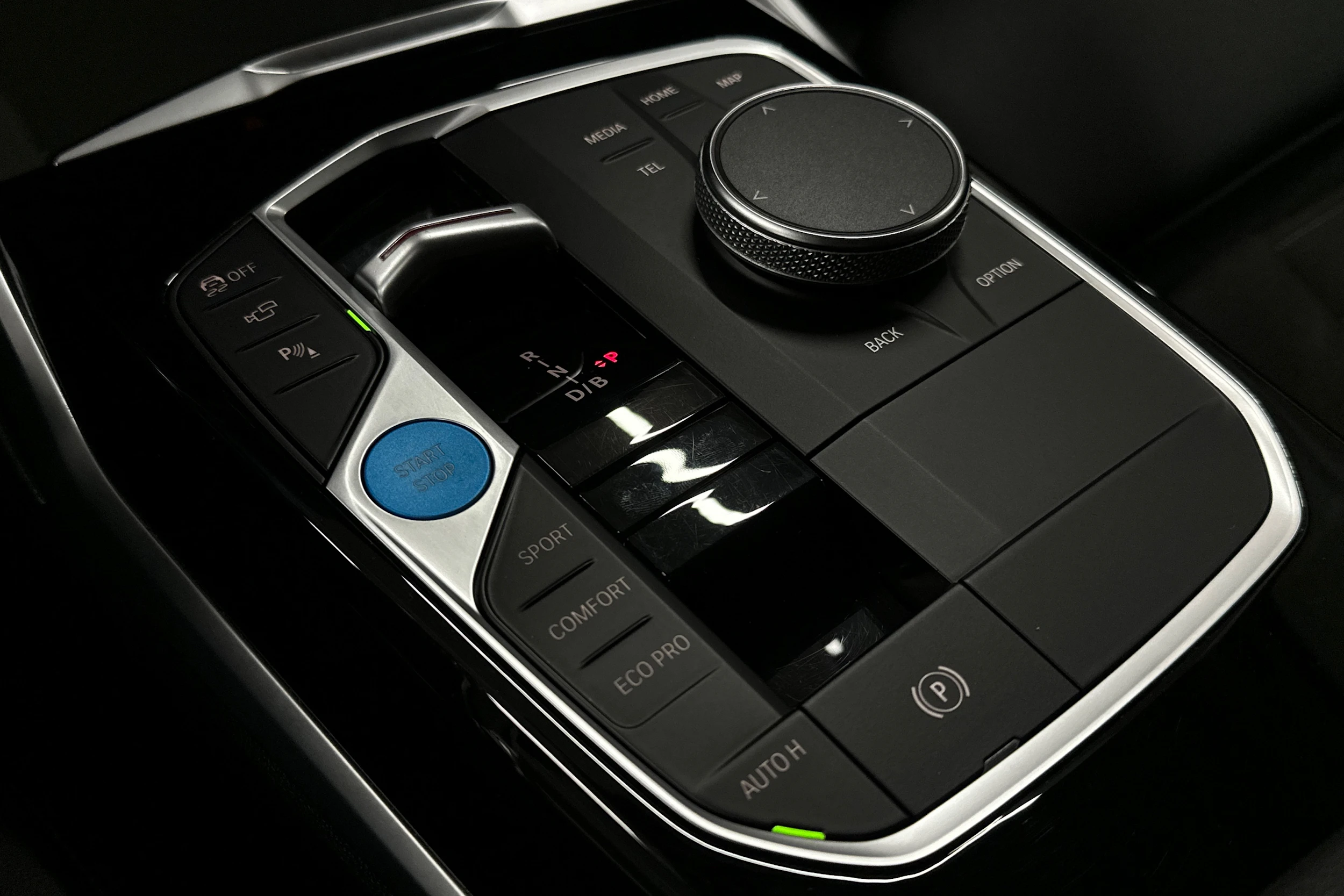 musta BMW i4 2024 kuva 33.