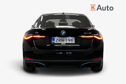 musta BMW i4 2024 kuva 3.