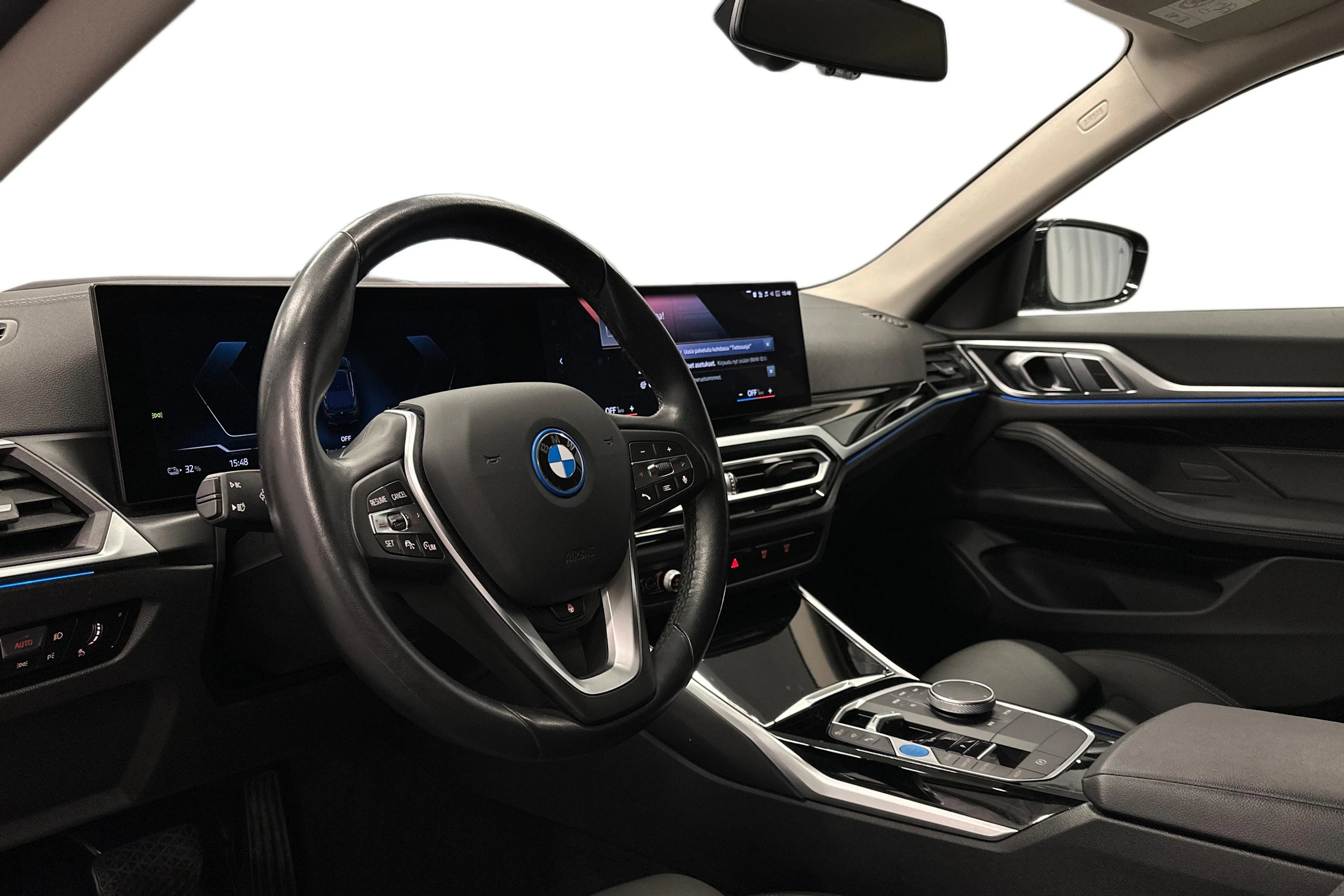 musta BMW i4 2024 kuva 6.