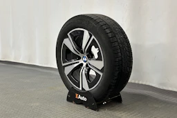 musta BMW i4 2024 kuva 10.