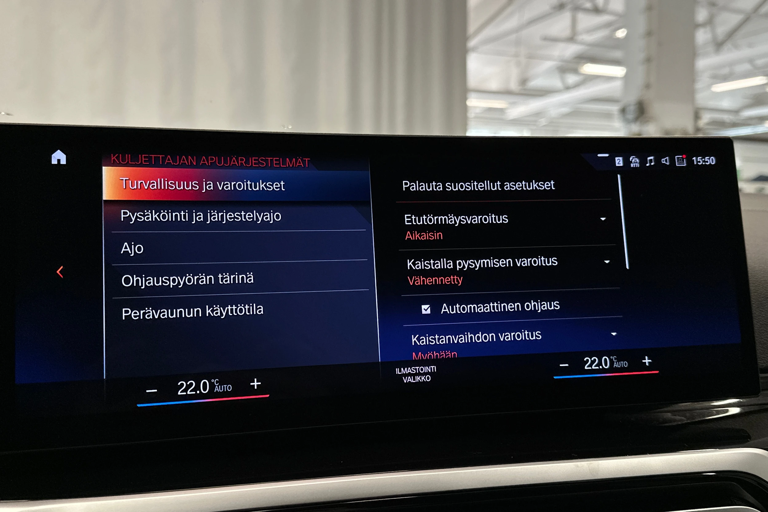 musta BMW i4 2024 kuva 26.