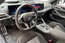 sininen BMW i4 2025 kuva 7.