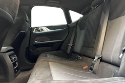 sininen BMW i4 2025 kuva 10.