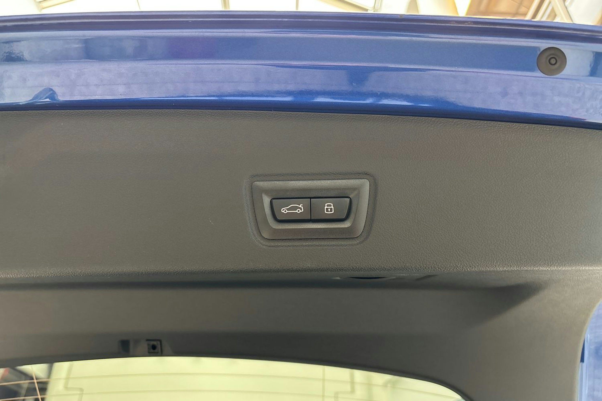 sininen BMW i4 2025 kuva 15.
