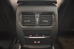 sininen BMW i4 2025 kuva 19.