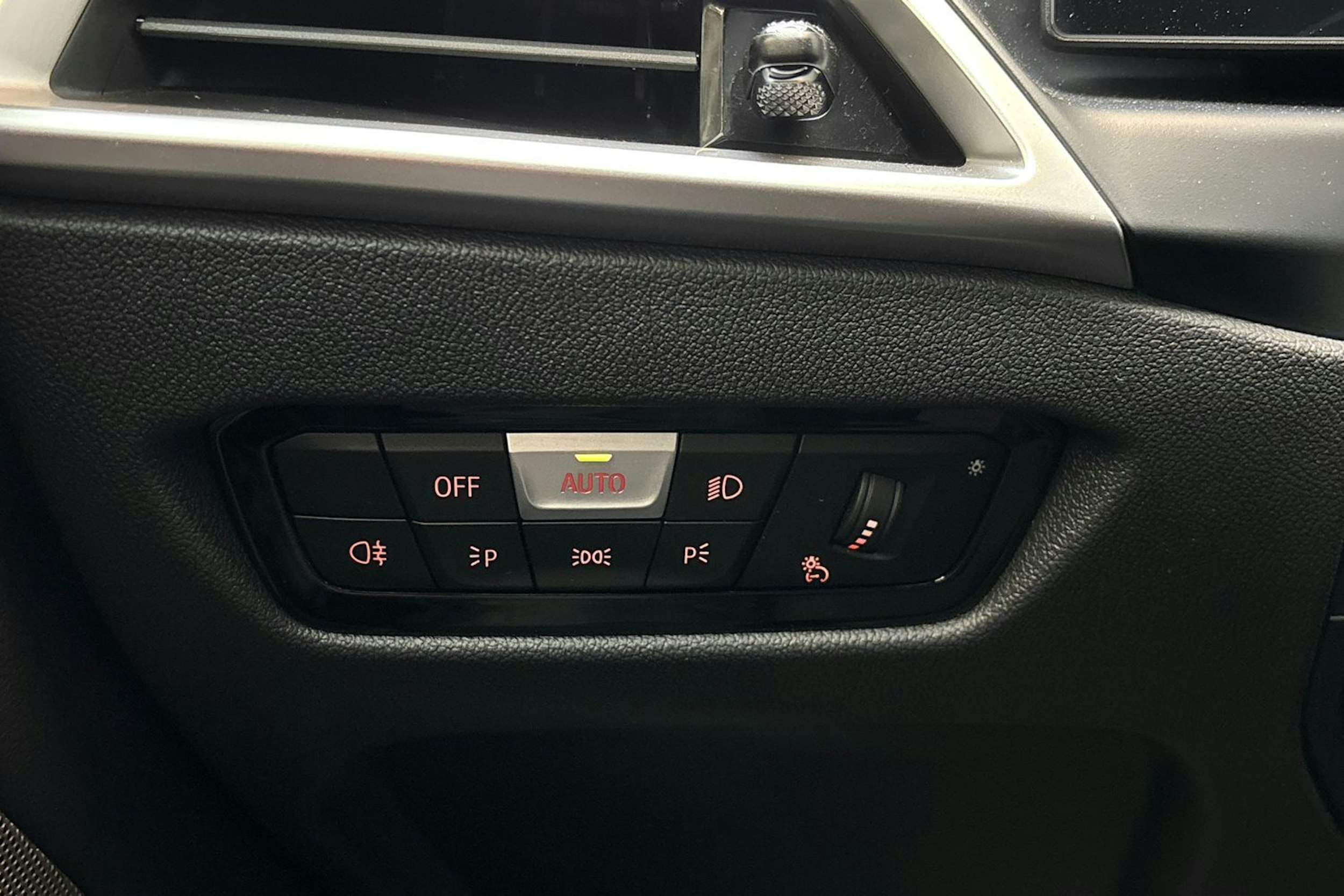 sininen BMW i4 2025 kuva 23.