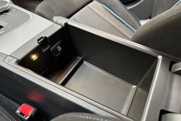 sininen BMW i4 2025 kuva 36.
