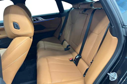 musta BMW i4 2025 kuva 8.