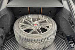 musta BMW i4 2025 kuva 10.