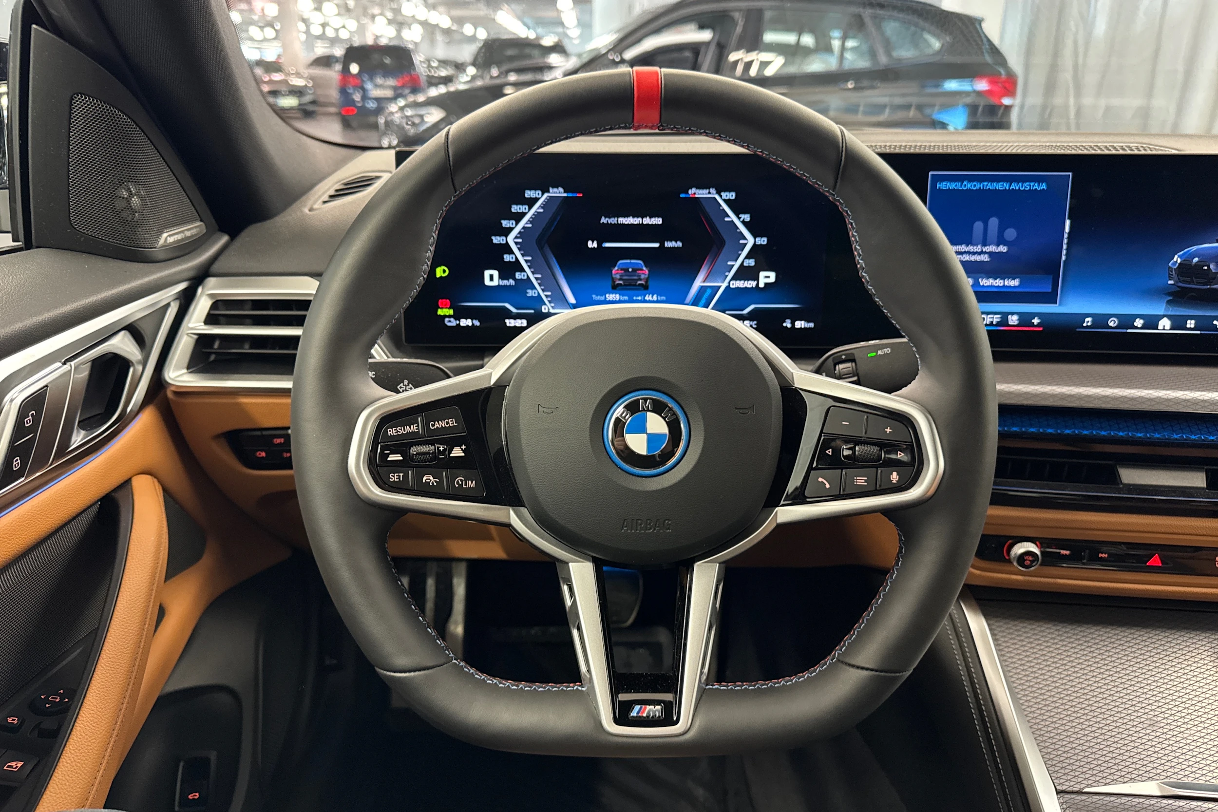 musta BMW i4 2025 kuva 11.