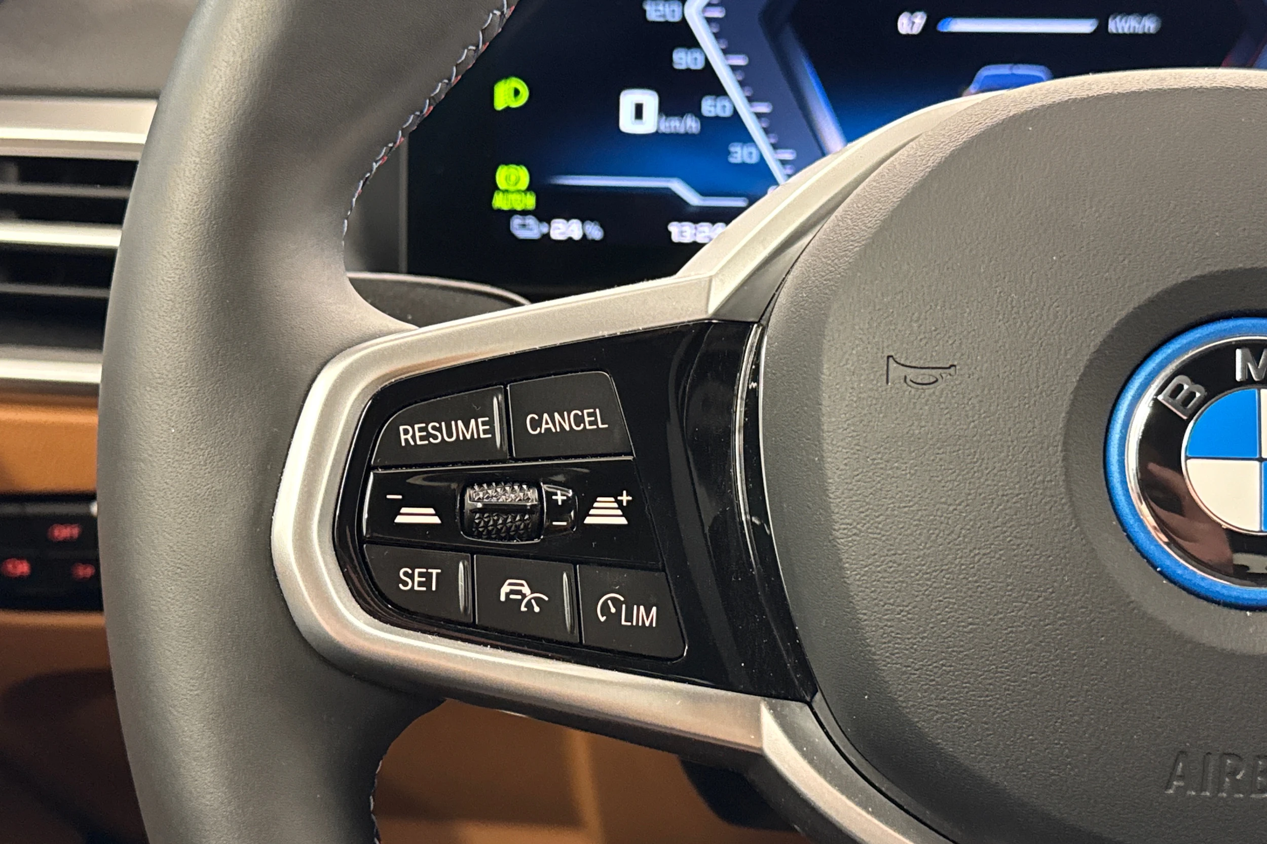 musta BMW i4 2025 kuva 13.