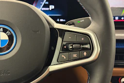 musta BMW i4 2025 kuva 14.