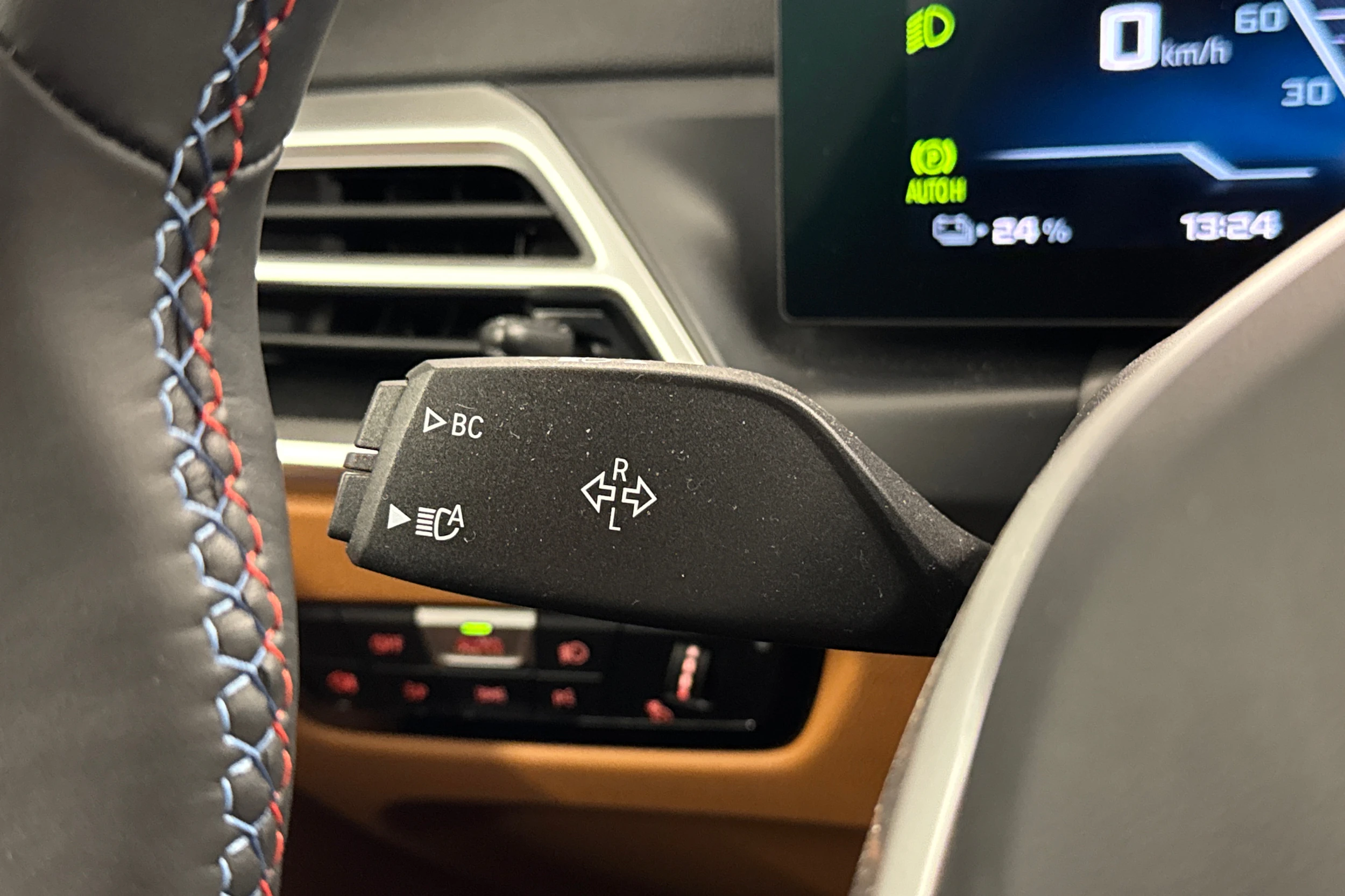 musta BMW i4 2025 kuva 15.