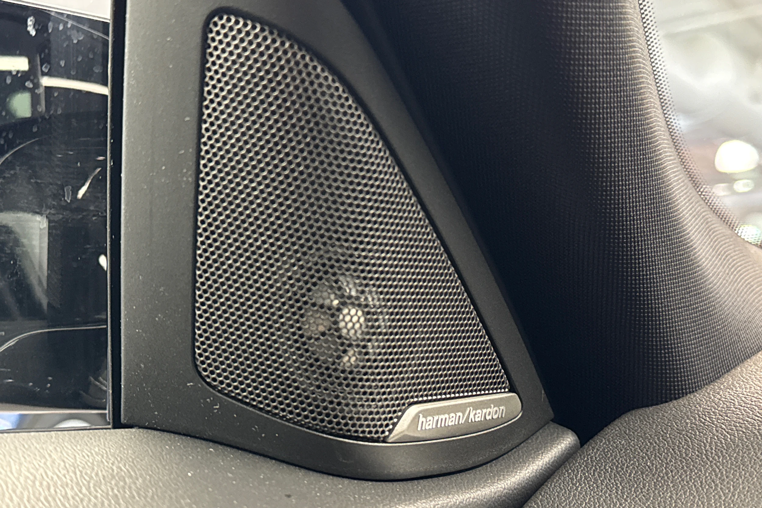 musta BMW i4 2025 kuva 18.