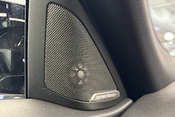 musta BMW i4 2025 kuva 18.