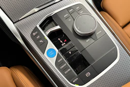 musta BMW i4 2025 kuva 19.