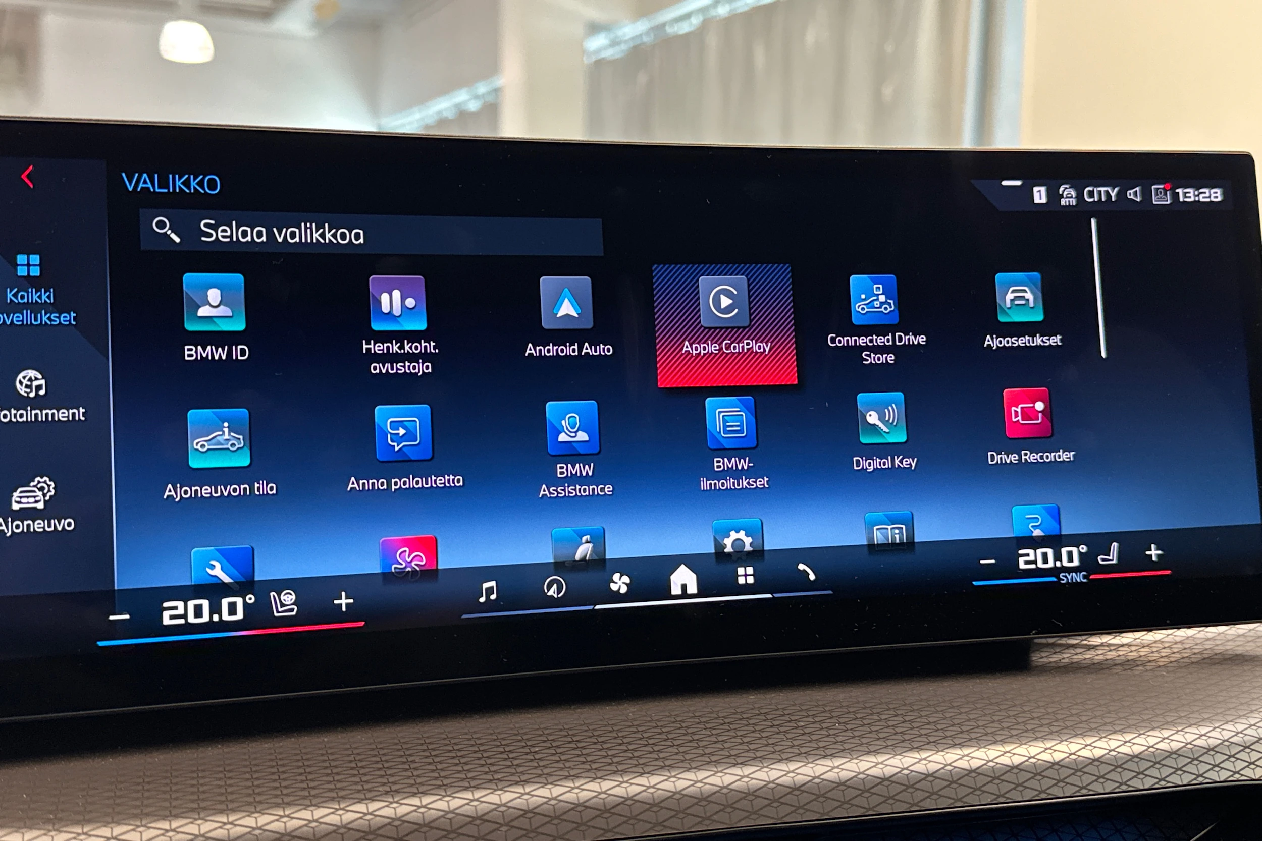 musta BMW i4 2025 kuva 23.