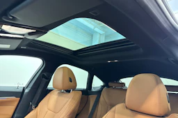 musta BMW i4 2025 kuva 24.