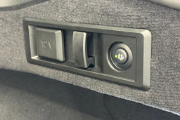 musta BMW i4 2025 kuva 27.