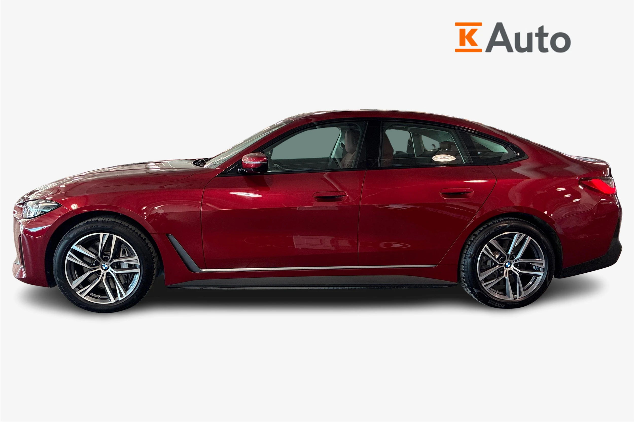 punainen BMW i4 2025 kuva 5.
