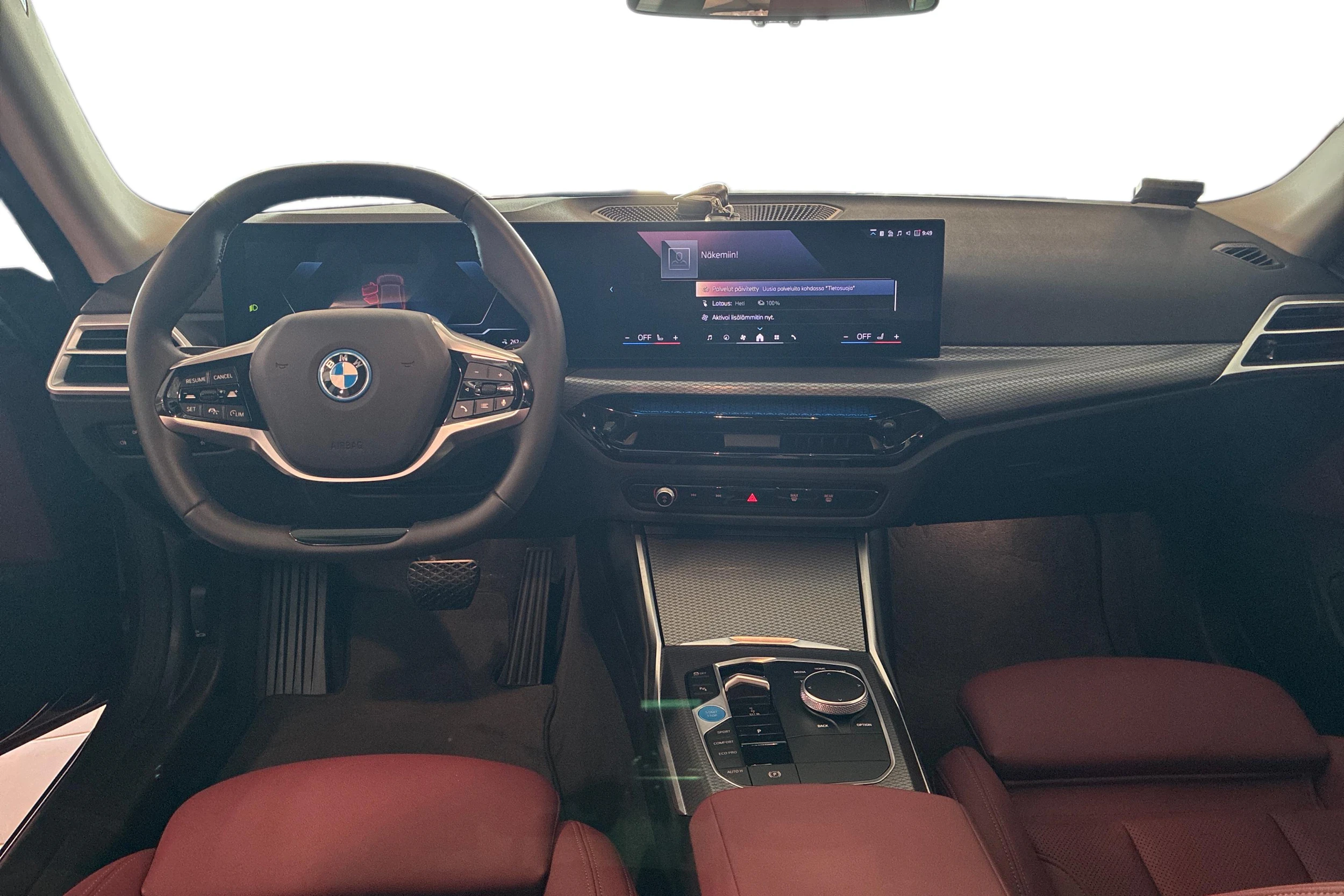 punainen BMW i4 2025 kuva 7.