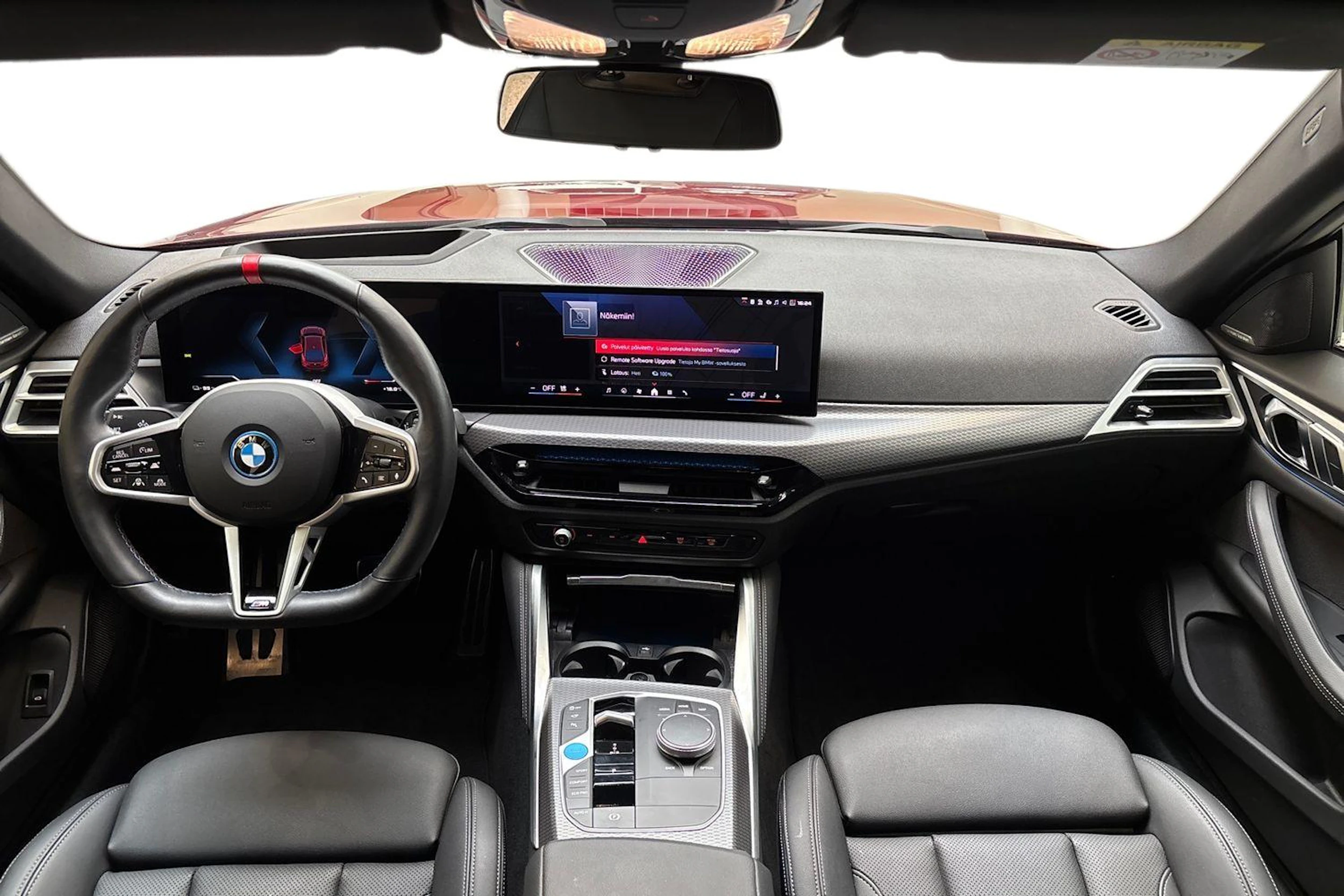 punainen BMW i4 M50 2025 kuva 7.