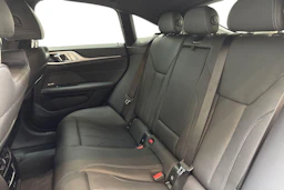 punainen BMW i4 M50 2025 kuva 8.