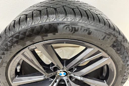 punainen BMW i4 M50 2025 kuva 11.