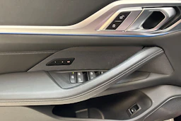 punainen BMW i4 M50 2025 kuva 18.