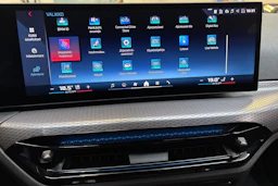 punainen BMW i4 M50 2025 kuva 27.