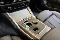 punainen BMW i4 M50 2025 kuva 29.