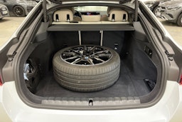 met. valkoinen BMW i4 M60 2025 kuva 14.