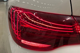 met. valkoinen BMW i4 M60 2025 kuva 15.