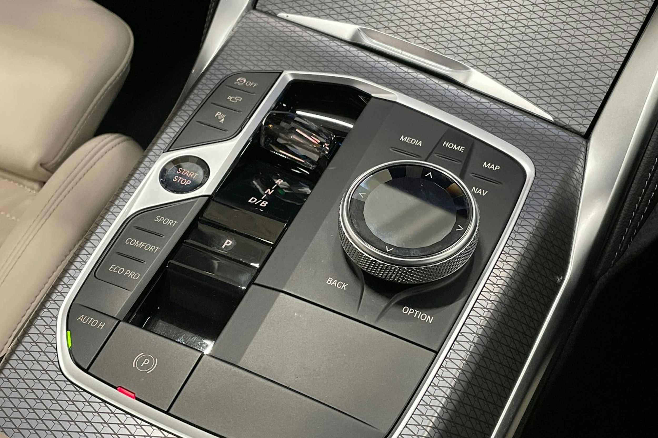 met. valkoinen BMW i4 M60 2025 kuva 20.