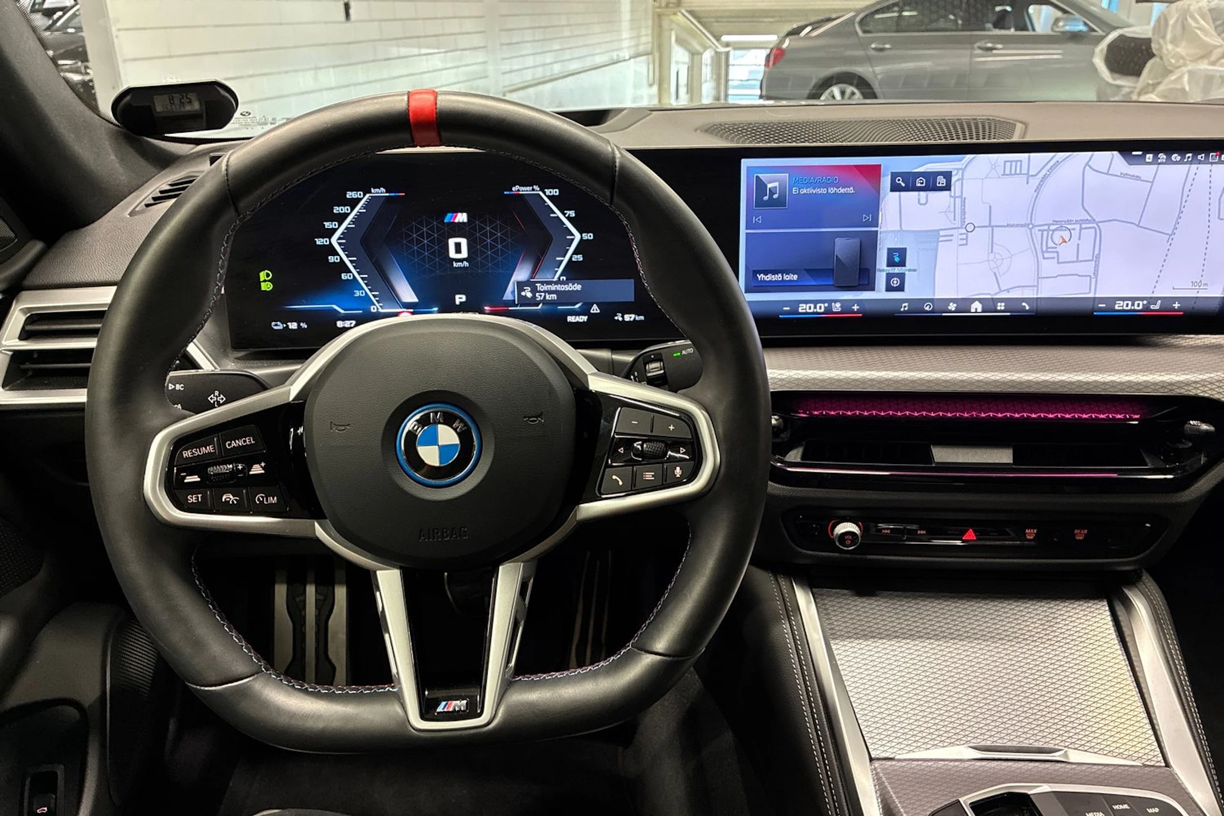 harmaa BMW i4 M60 2025 kuva 11.