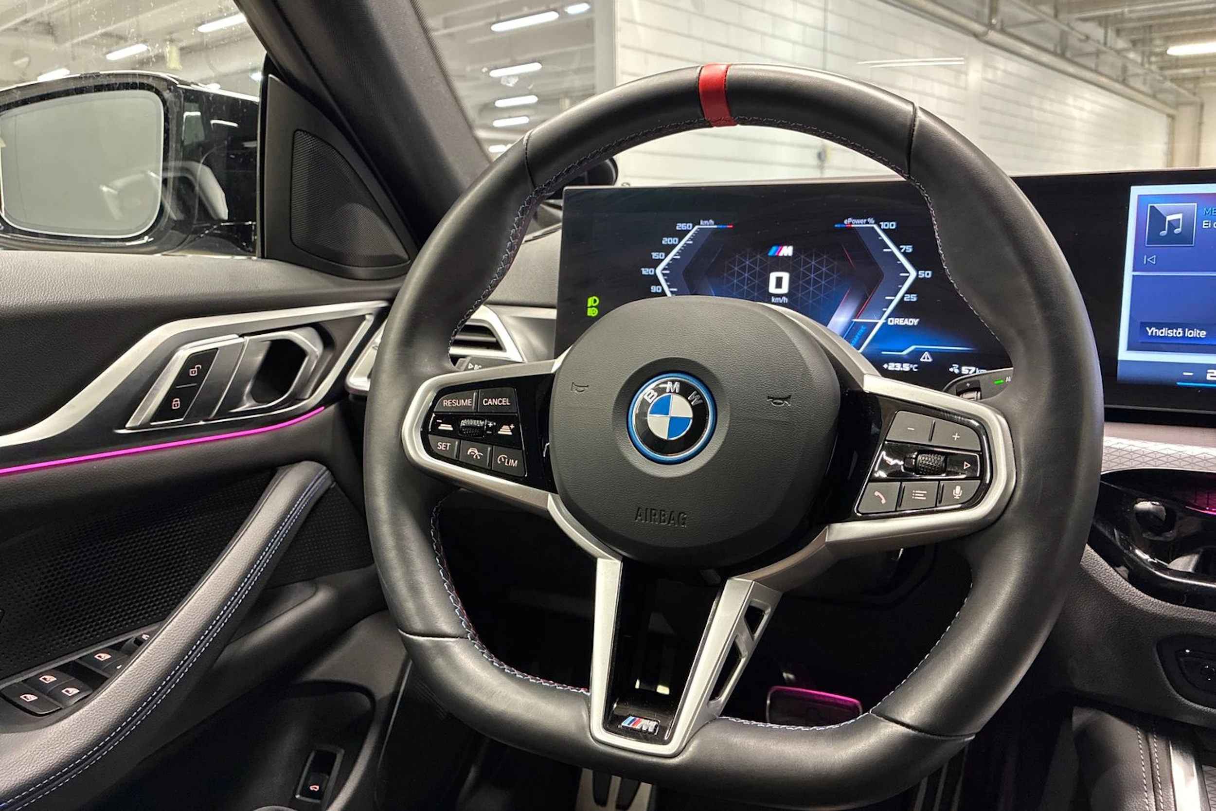 harmaa BMW i4 M60 2025 kuva 12.