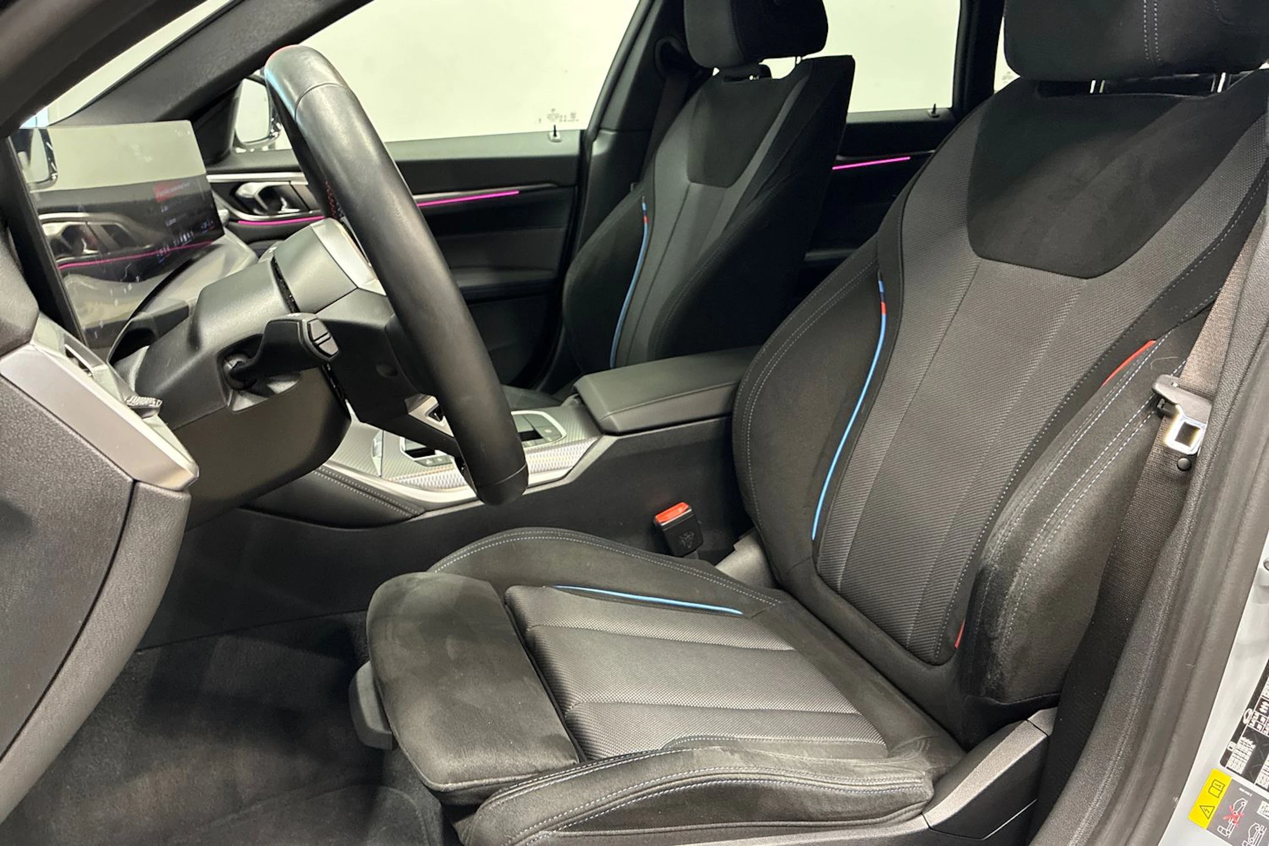 harmaa BMW i4 M60 2025 kuva 26.