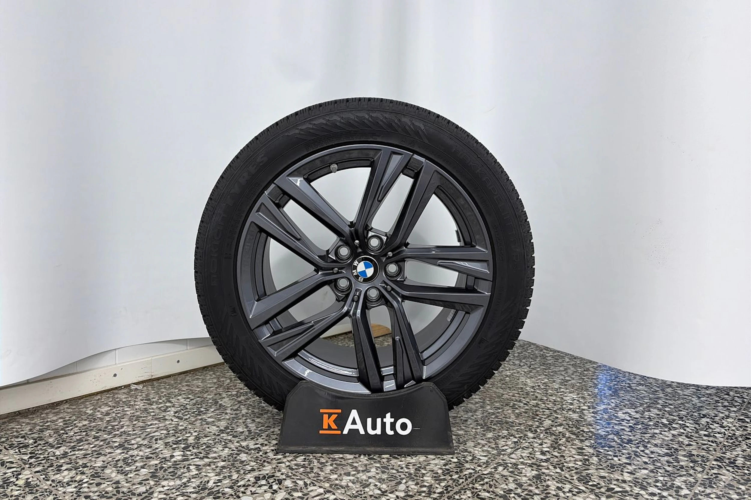 Harmaa BMW i4 M60 2026 kuva 10.