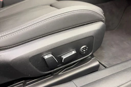 Harmaa BMW i4 M60 2026 kuva 16.