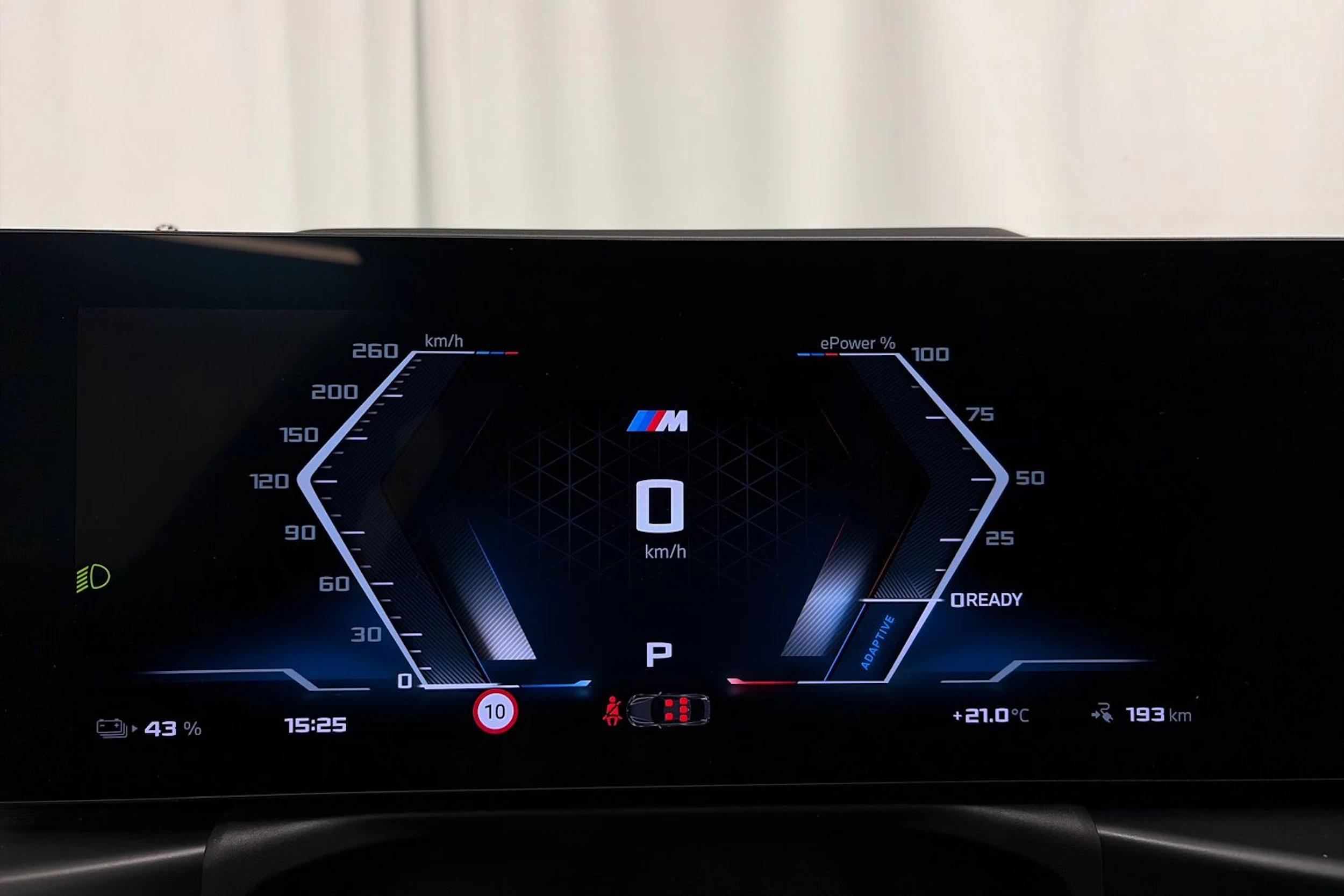 Harmaa BMW i4 M60 2026 kuva 18.