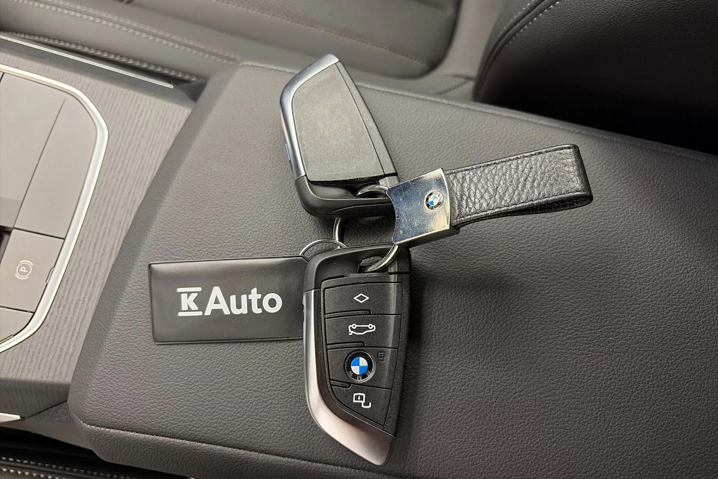 Harmaa BMW i4 M60 2026 kuva 30.