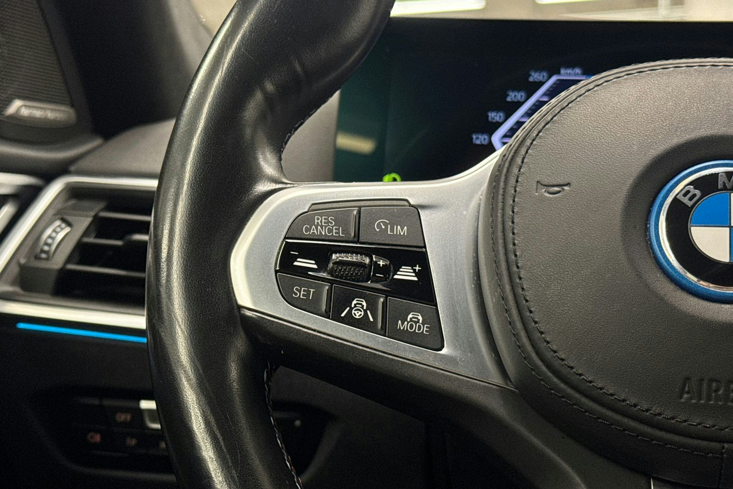 BMW i4 M50 2022 kuva 17.