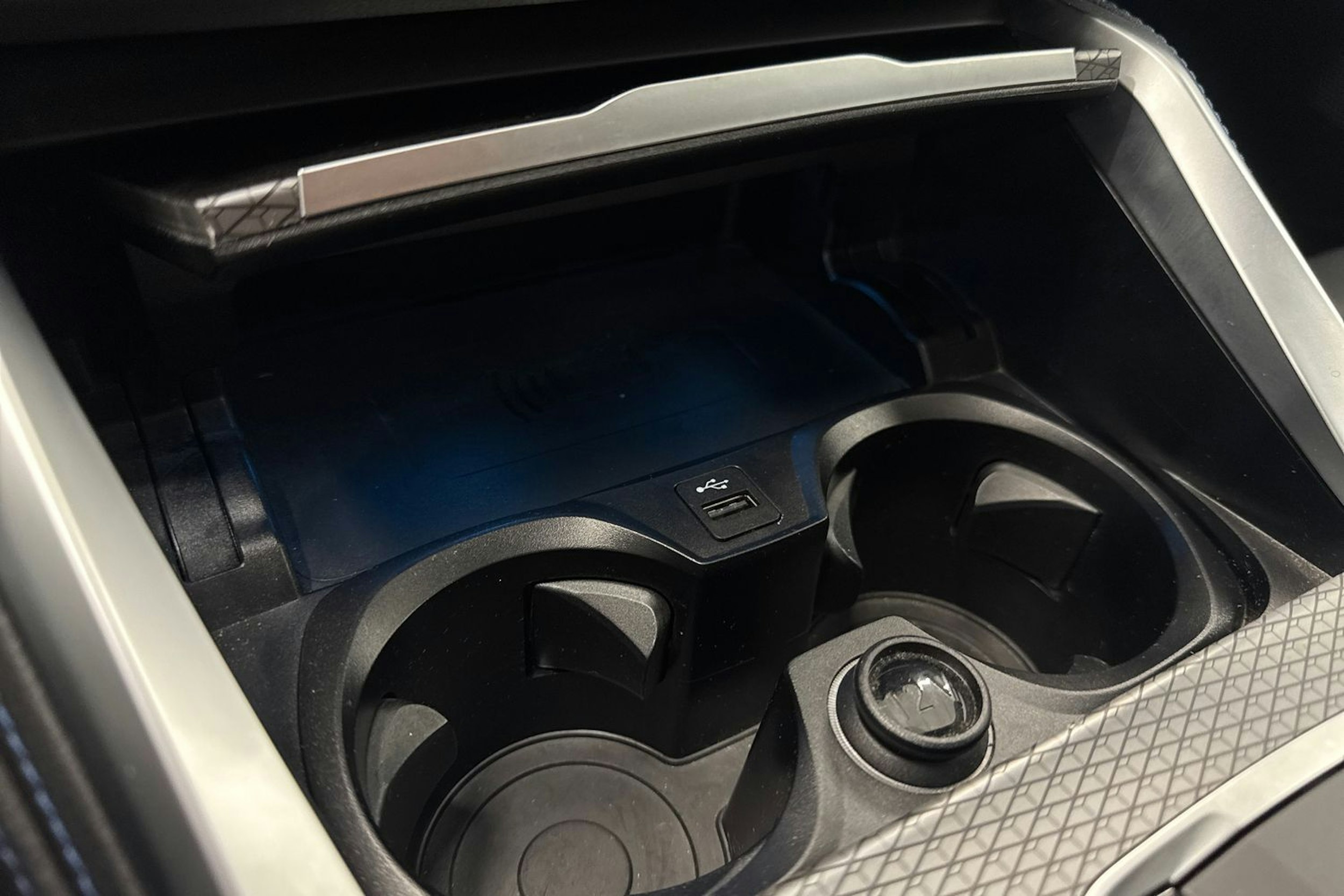 BMW i4 M50 2022 kuva 25.