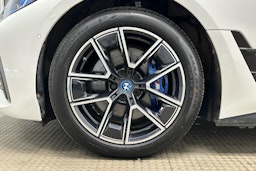 valkoinen BMW i4 M50 2022 kuva 9.