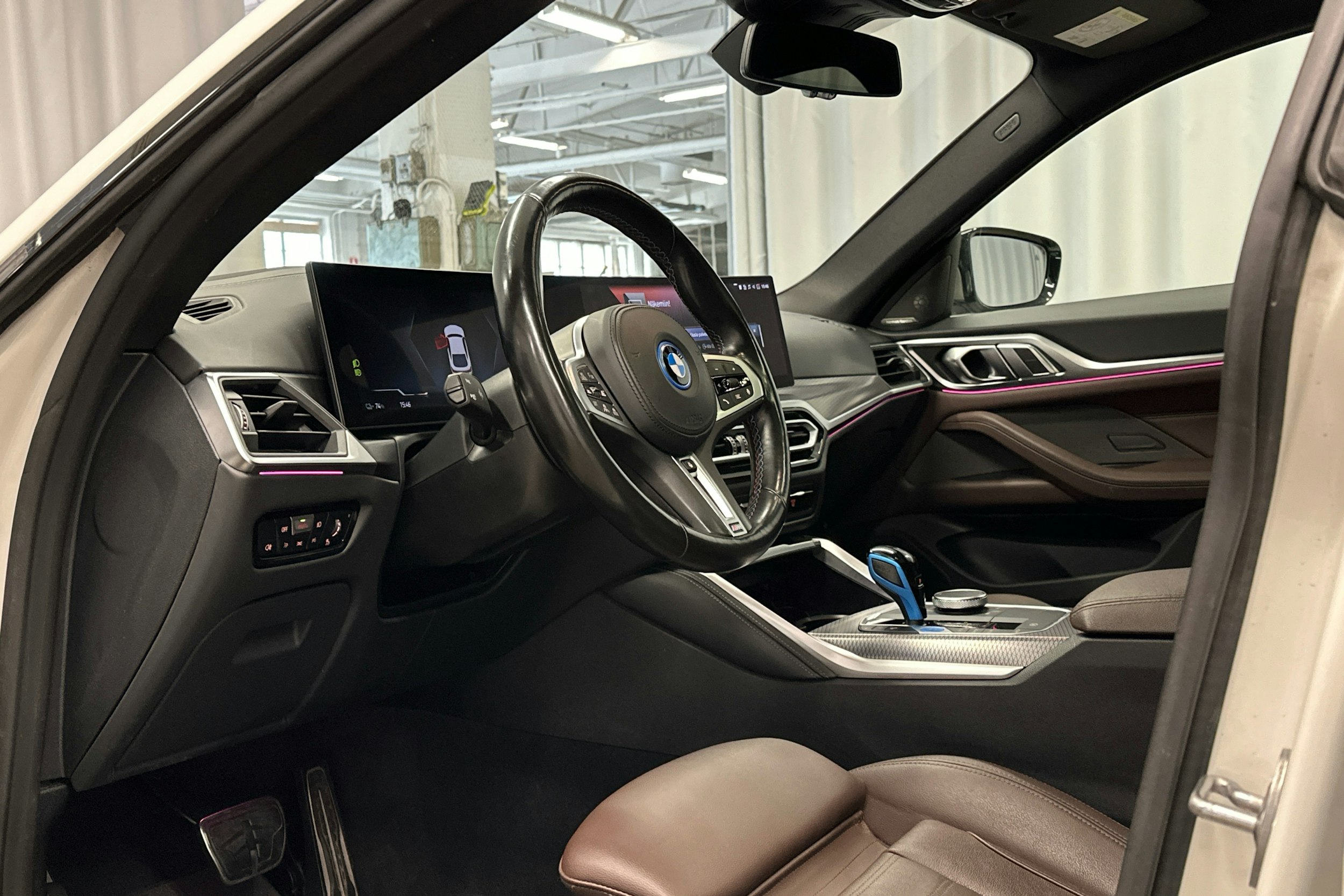 valkoinen BMW i4 M50 2022 kuva 10.