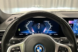 valkoinen BMW i4 M50 2022 kuva 12.